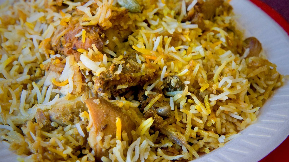 Plate of Hyderabadi chicken biryani